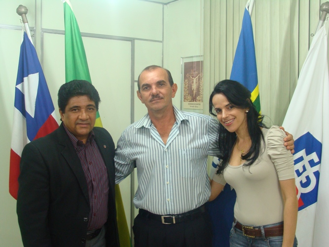 Presidente da FBF, Ednaldo Rodrigues, Presidente da Liga de Porto Seguro, José Bento e a Subdiretora Técnica da FBF, Taíse Galvão 